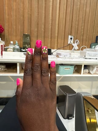 Lavella Nails Spa