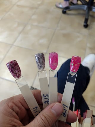 Tip & Toe Nails