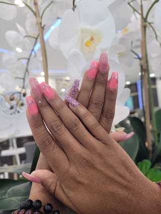 M Nails Salon