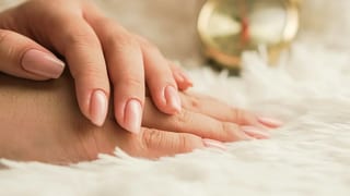 Tuyển thợ nail tại Madison, WI, thu nhập $1800-$2900/tuần