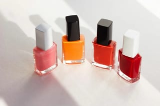 Cần thợ nail nữ tại Marion, IL