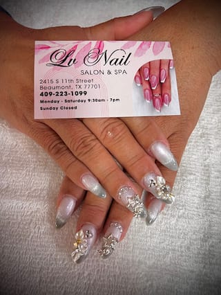L V Nails & Salon