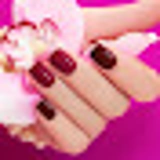 Lee Nails