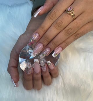 4 Seasons Nails & Spa