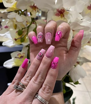 Nail Lounge in Greenville