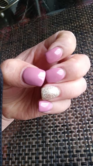 Lee Nails