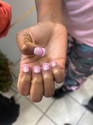 Holly Nails & Spa in Red Oak