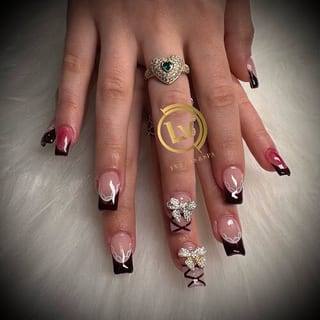 LV Nails & Spa