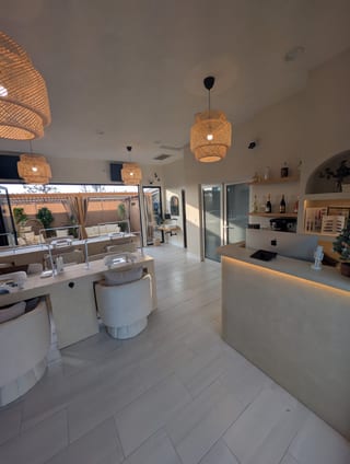 SECRETE NAIL BAR
