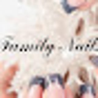 Family Nails