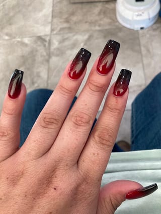 LUXURY NAILS & SPA