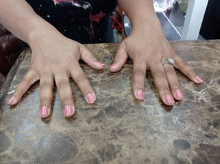 B & J Nails