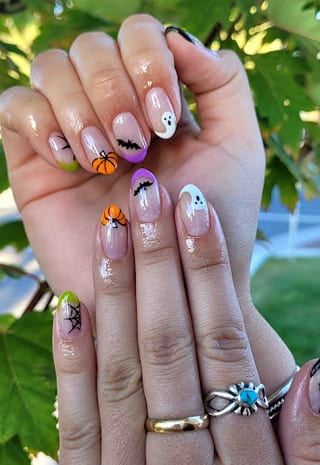 W nail salon
