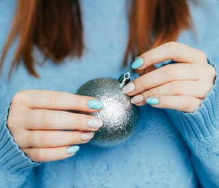 Tiệm nail tại Hillside, IL cần tuyển thợ
