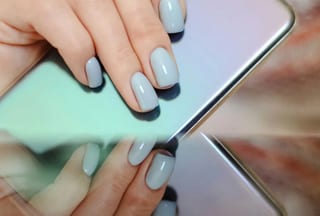 Cần thợ nails có kinh nghiệm làm việc tại La Crescenta, CA