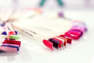 Cần thợ nail nữ làm bột tại Fredericksburg, TX