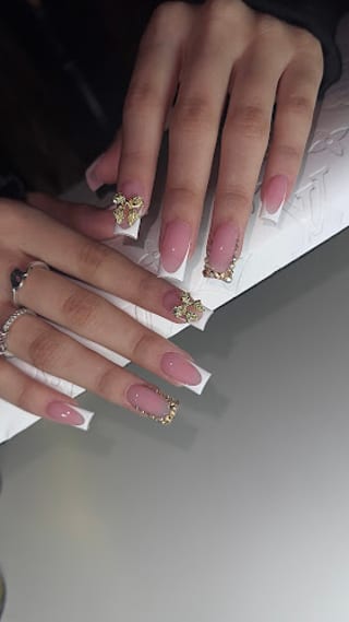 Vanity Nail Bar LLC