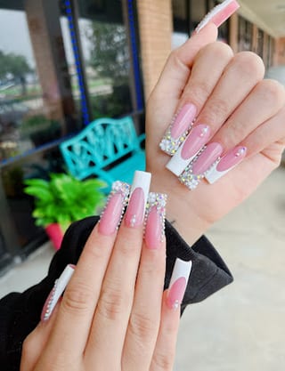 Glitz Nails & Spa