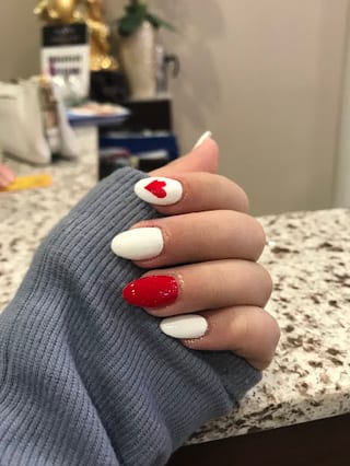 Deluxe Nails