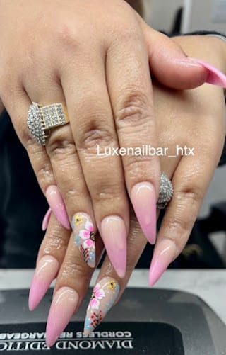 Luxe Nail Bar