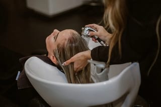 Sang tiệm nail tại Longview, Texas