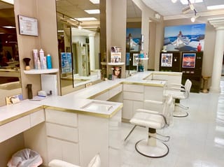 Aacardi the Salon
