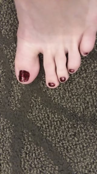 L a Nails