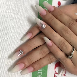 Instyle nails and spa