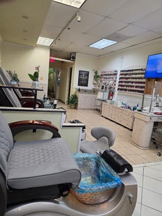 C & H Nail Spa