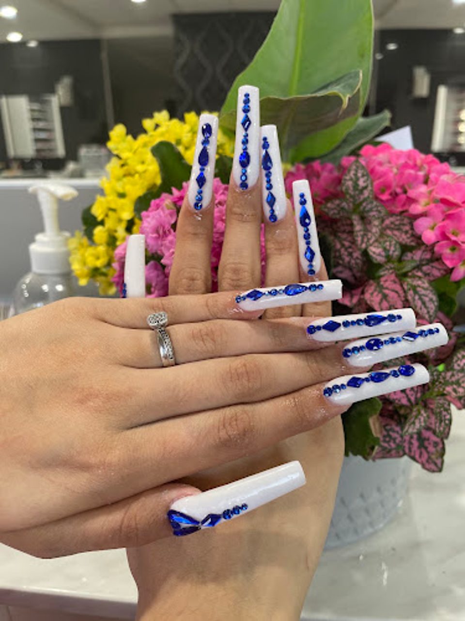 Unique Nails & Spa photo 1