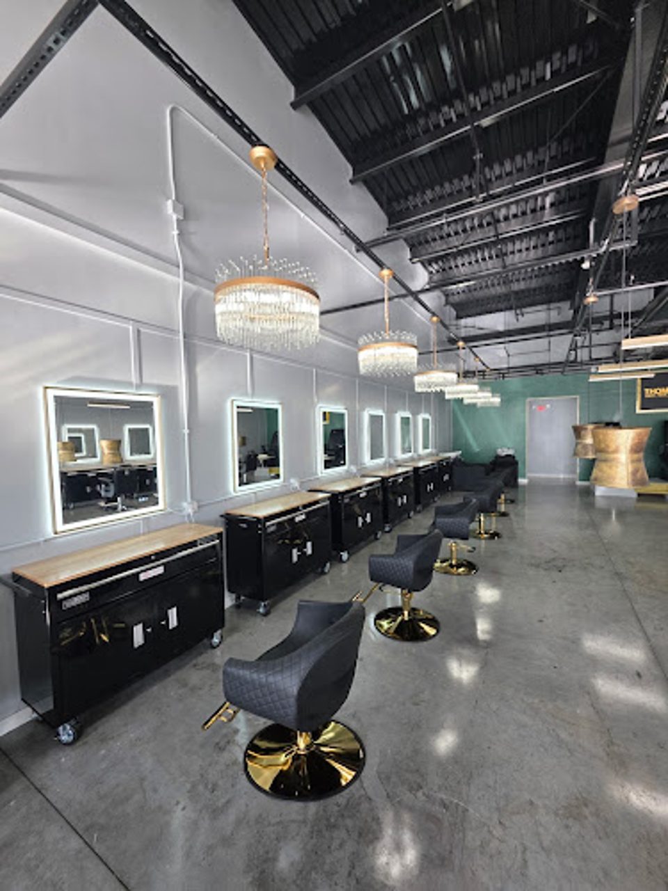 Thomas R Salons photo 1