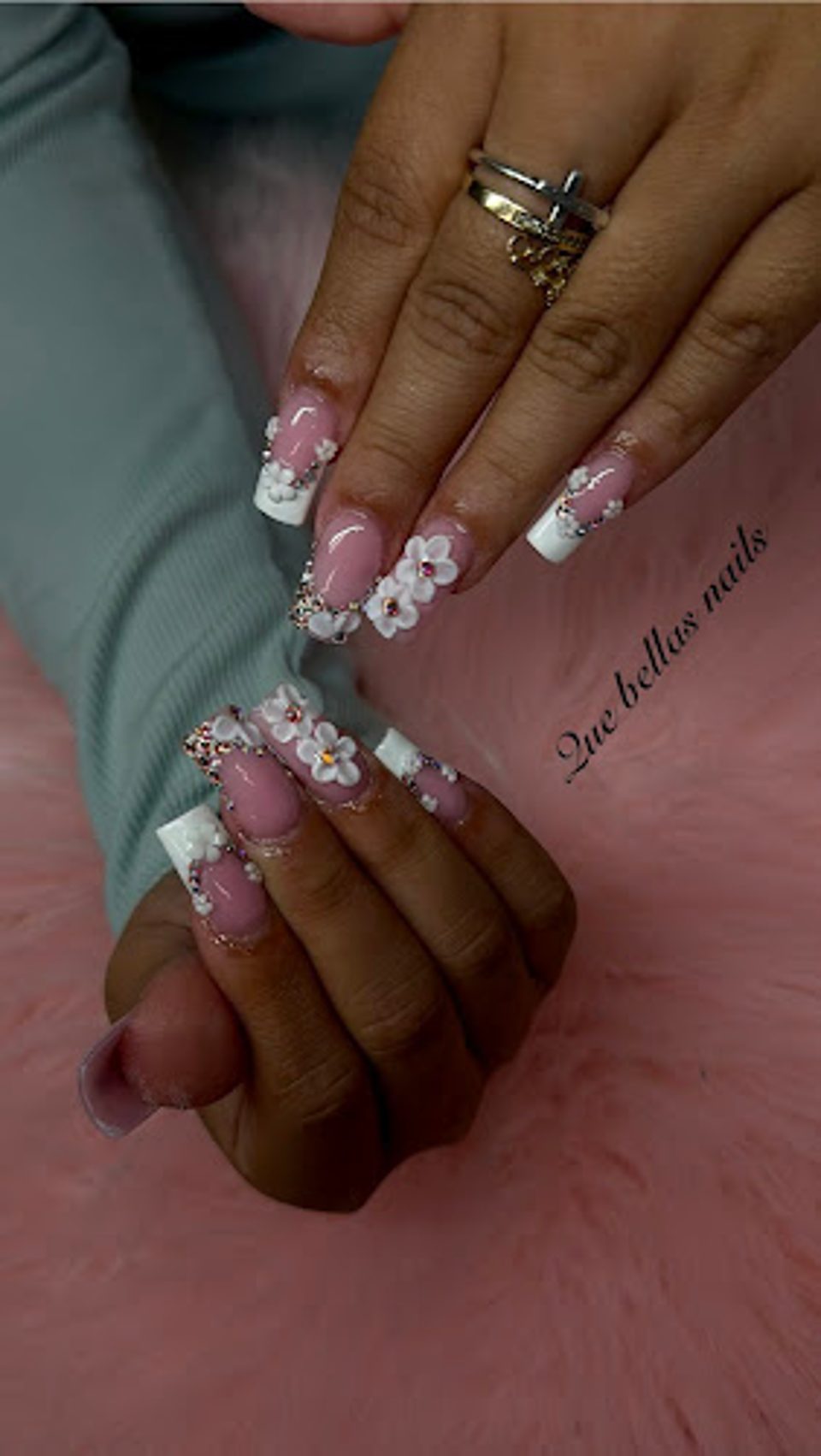 Que Bellas nails photo 1