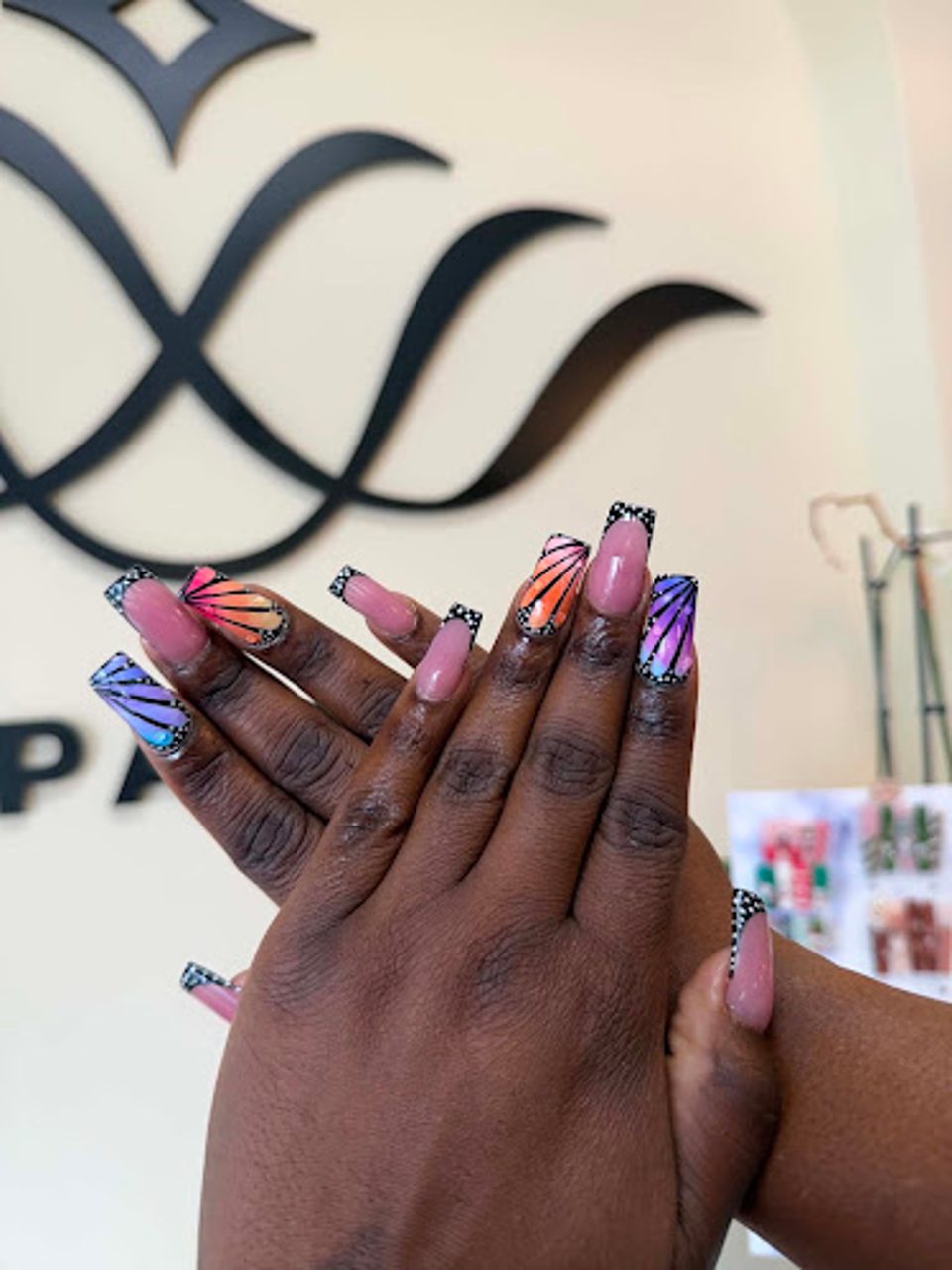 V Spa Nail photo 1