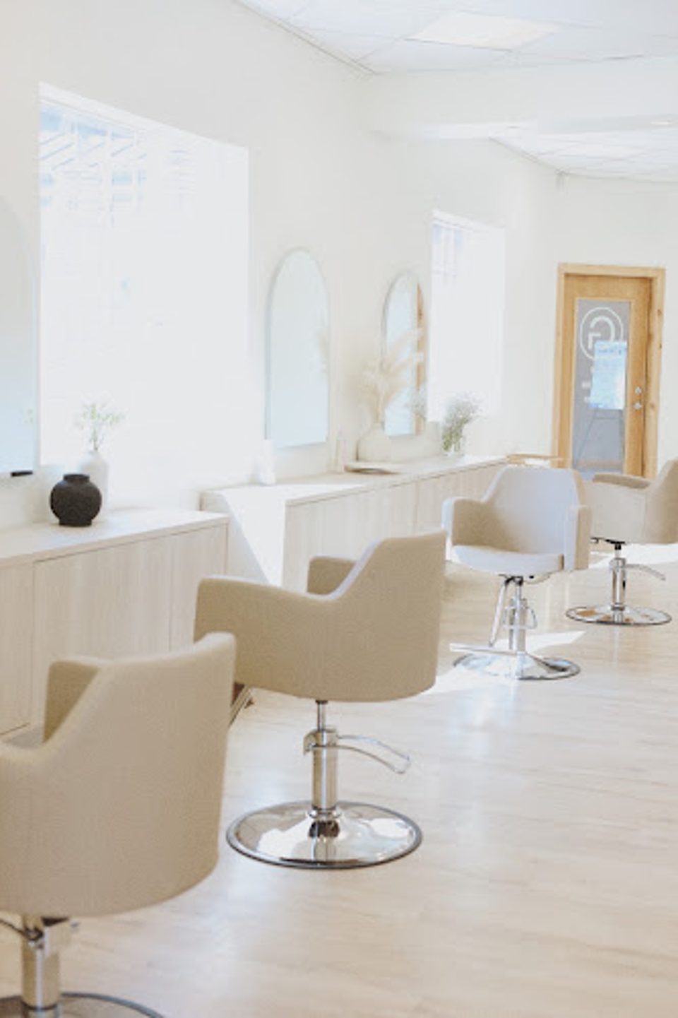 Glossy Salon & Suites photo 1