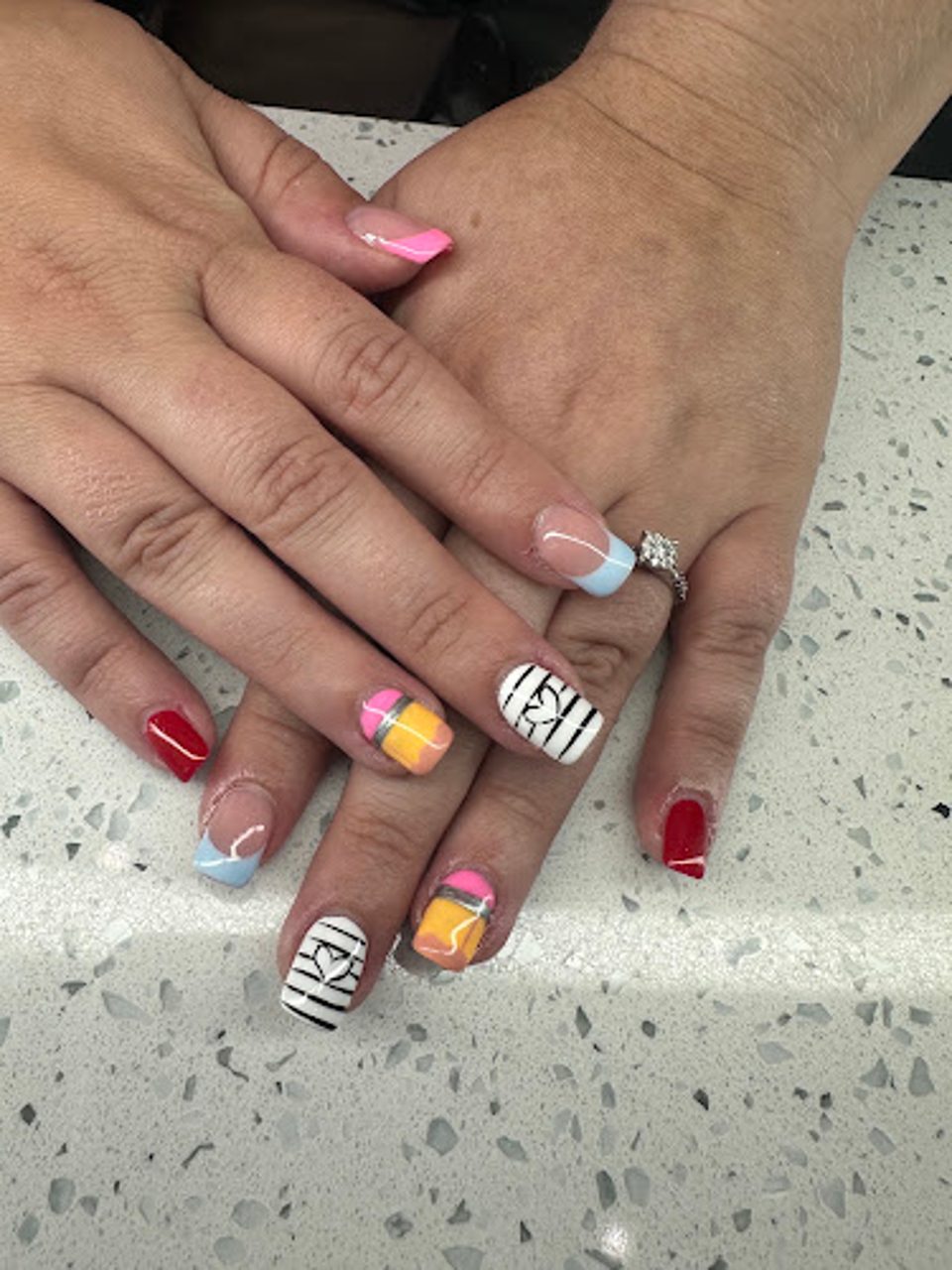 Deluxe Nails Salon photo 1
