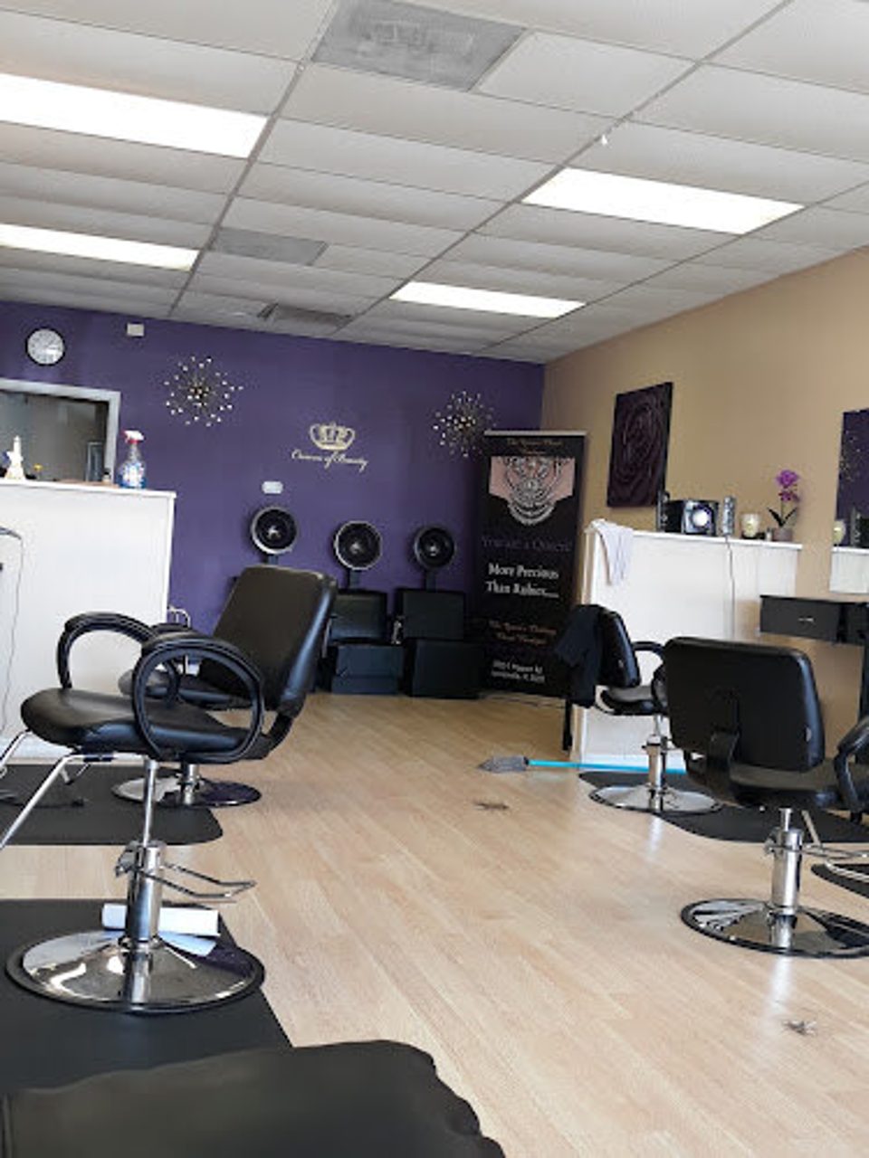 Crowns of Beauty Salon photo 1