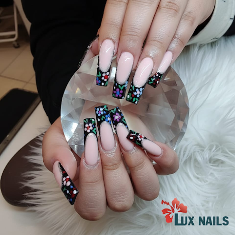 Lux Nails photo 1