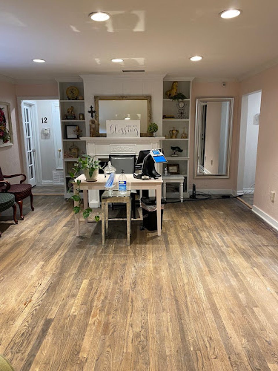 Pepper Tree Park Salon photo 1