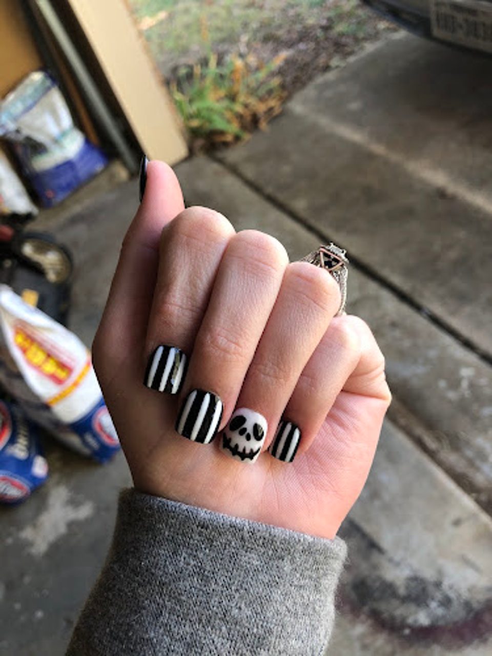 Visible Nails photo 1
