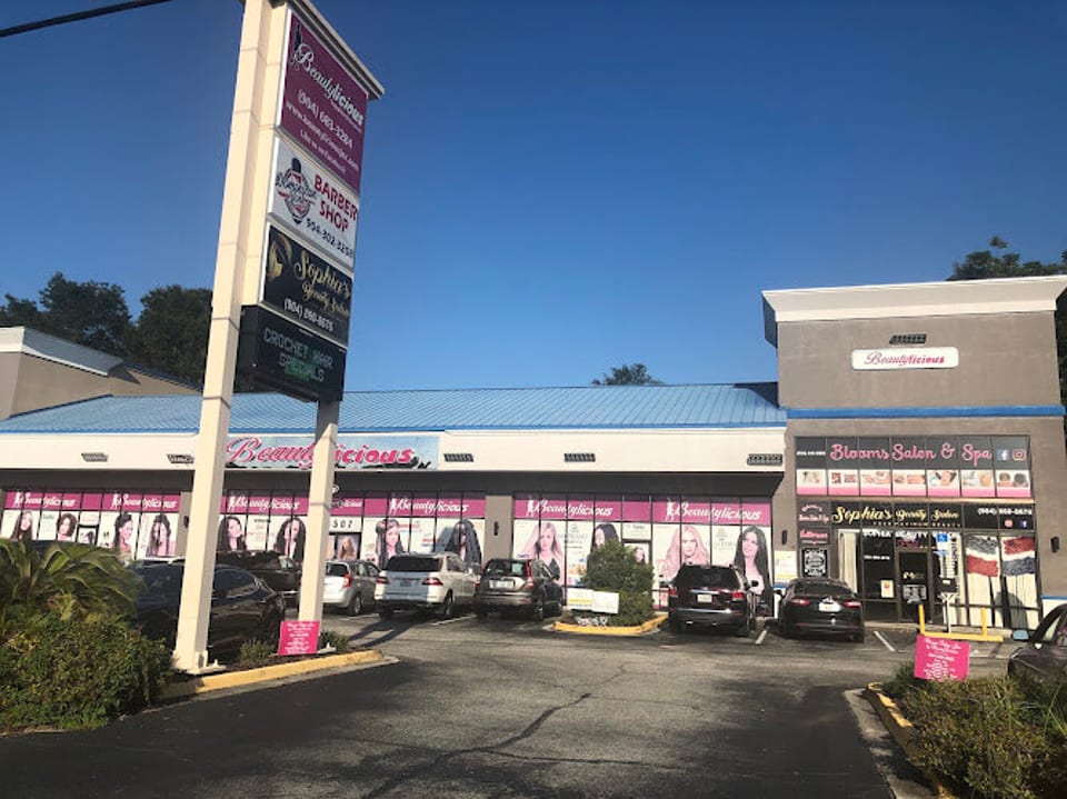 Blooms Beauty Salon And Spa photo 1