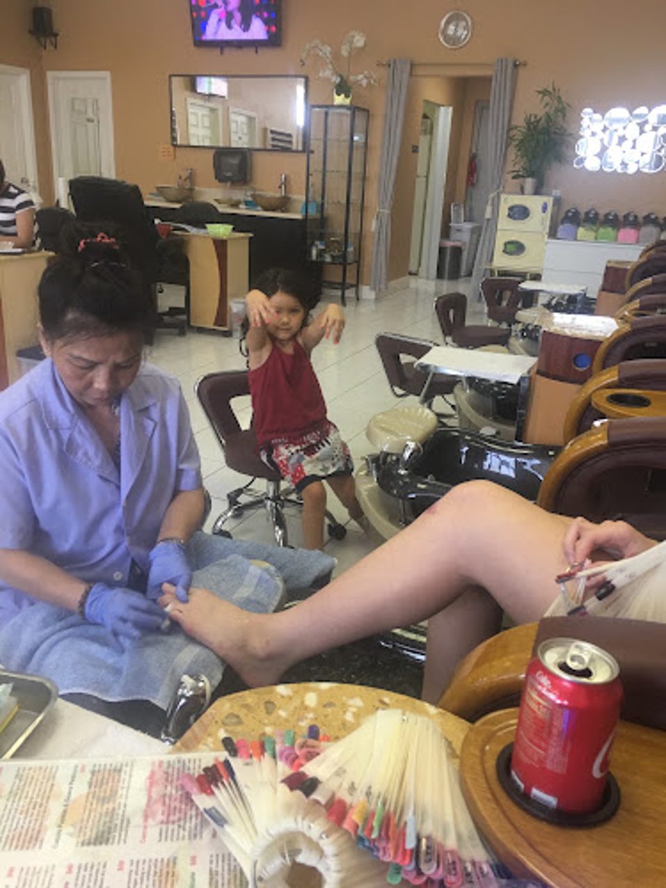 Queen Nails photo 1