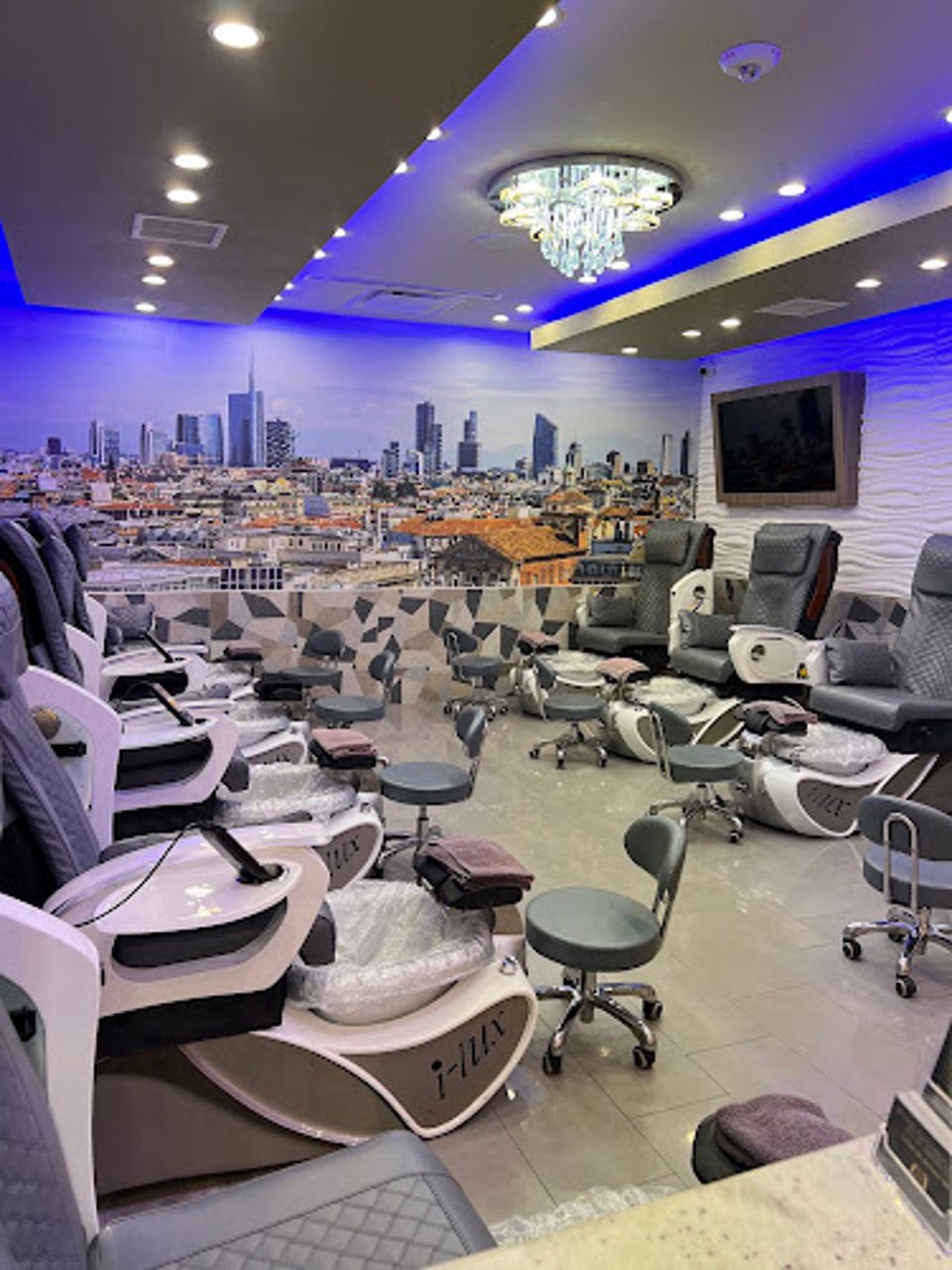 Milano Nail Spa West U photo 1