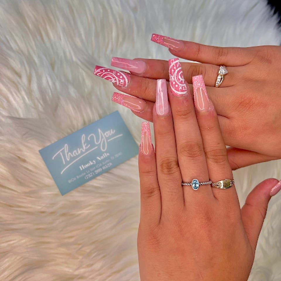 Hooky nails photo 1