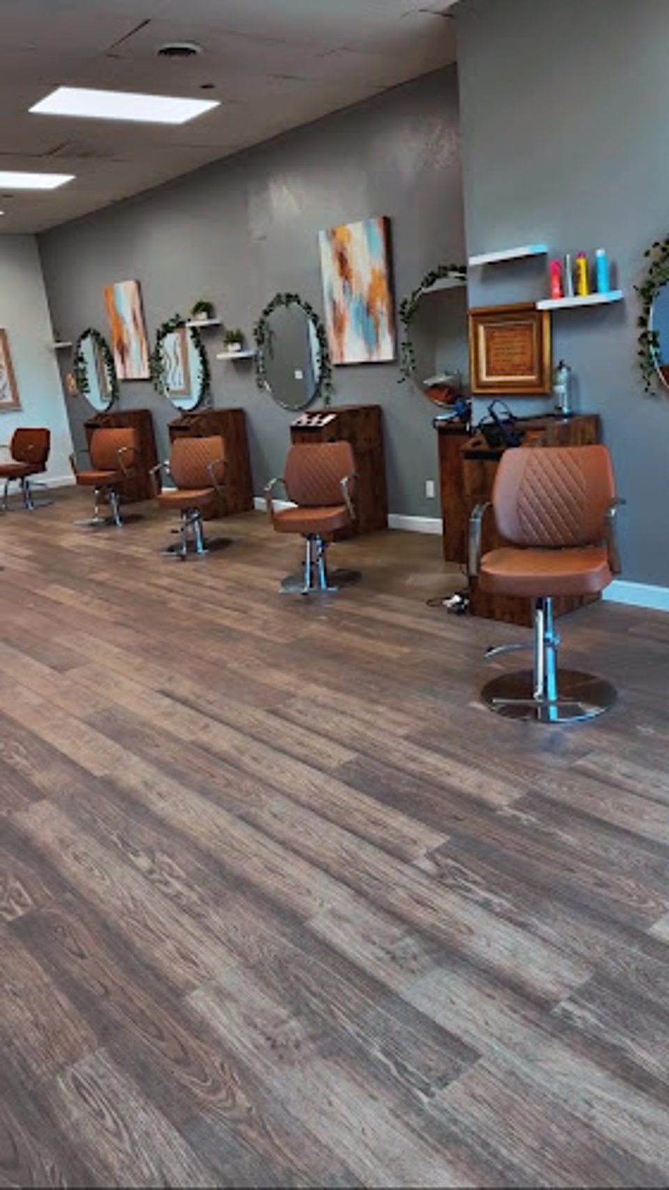Levels Salon photo 1
