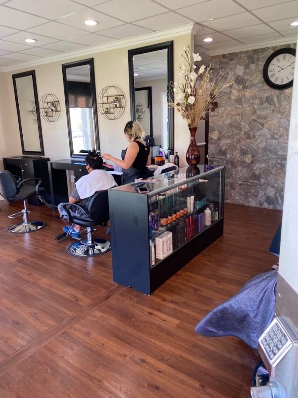 Chavez Hair Salon photo 1