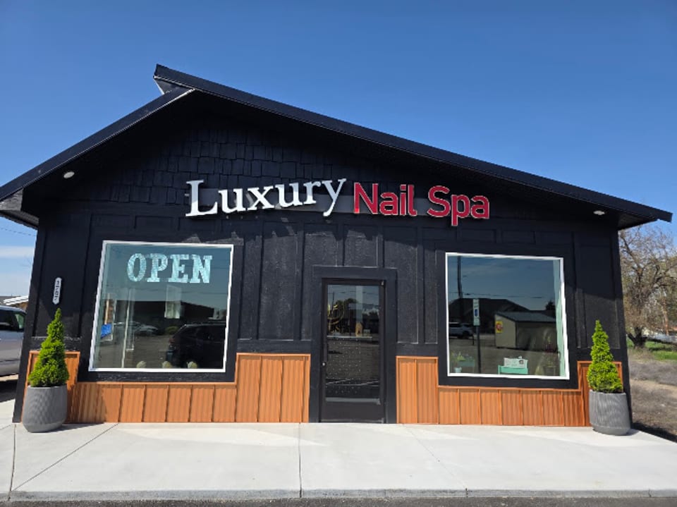 Luxury nail spa photo 1
