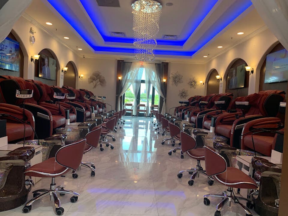 LEE NAILS & Spa by Bravo (30k) photo 1