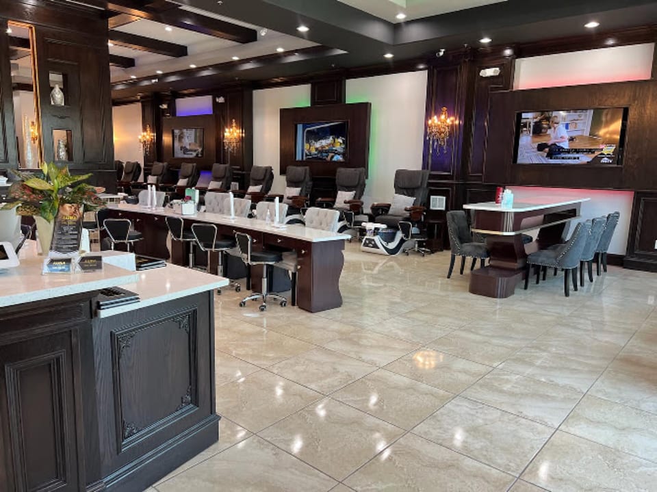 Aura Nail Salon photo 1