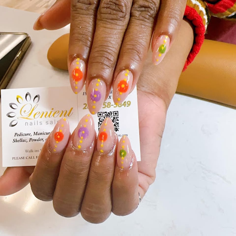 Lenient Nails photo 1
