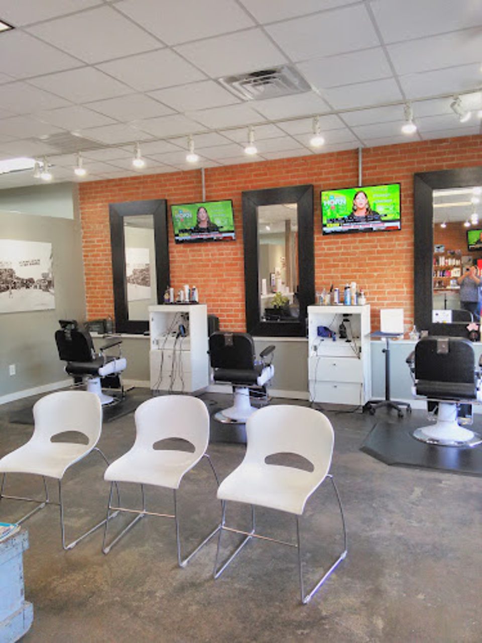 Lemmond's Salon Suites photo 1